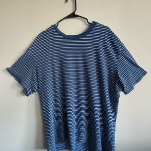 GAP Men's Navy and White Striped Crewneck Tee
